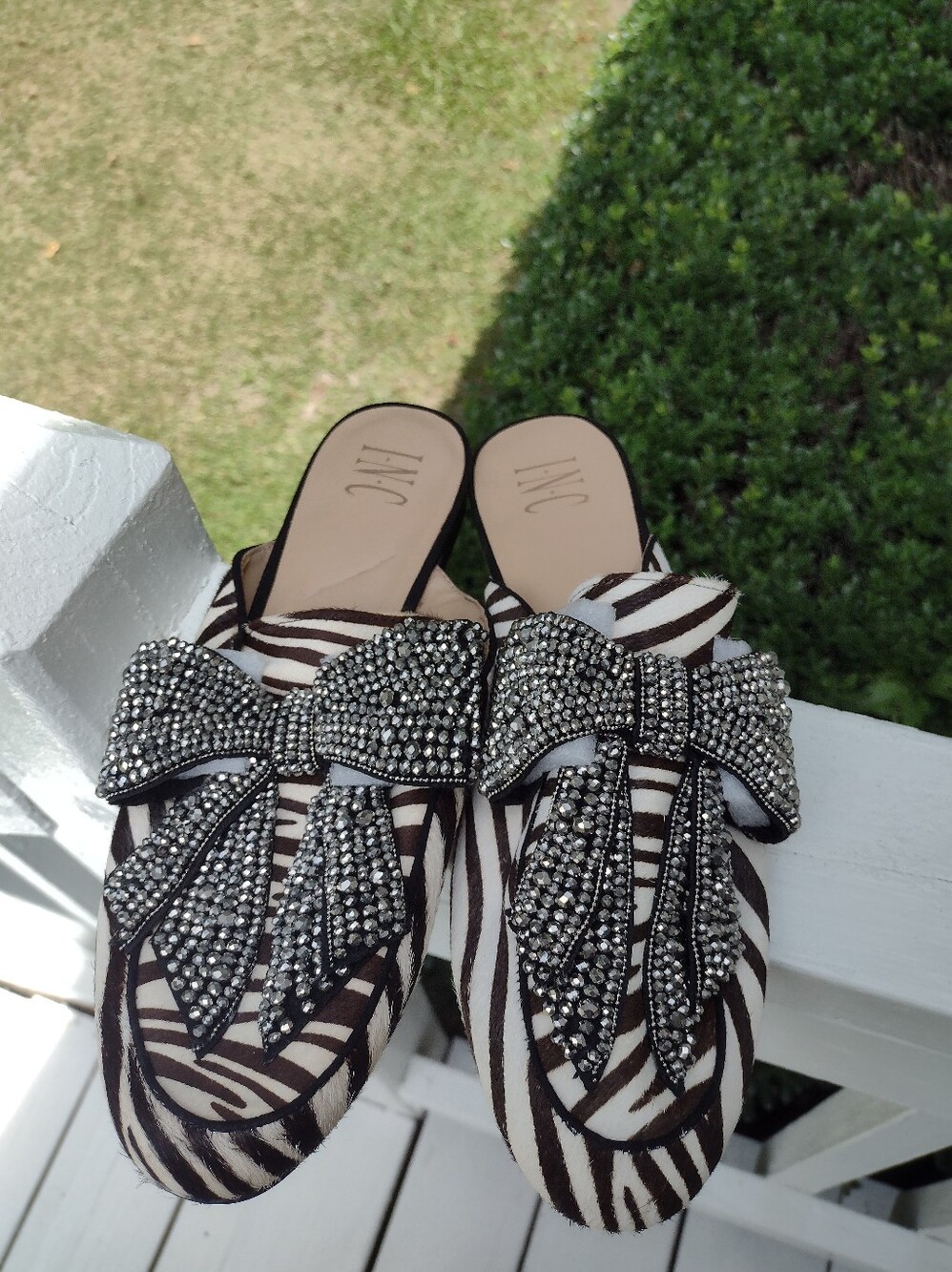 Inc Womens Zebra Print Studded Bow Slide Flats Size 10